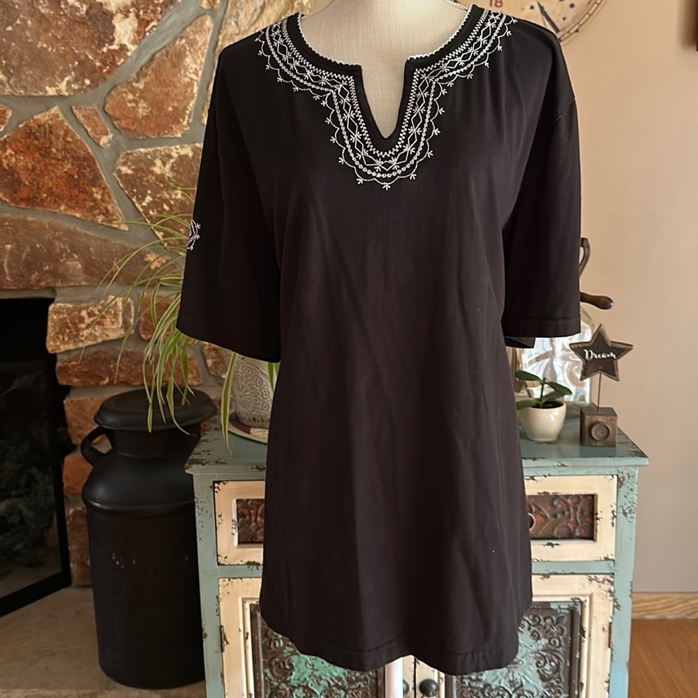 Dressbarn Woman Short Sleeve Notch Neck T-shirt Plus Size 22/24 Black